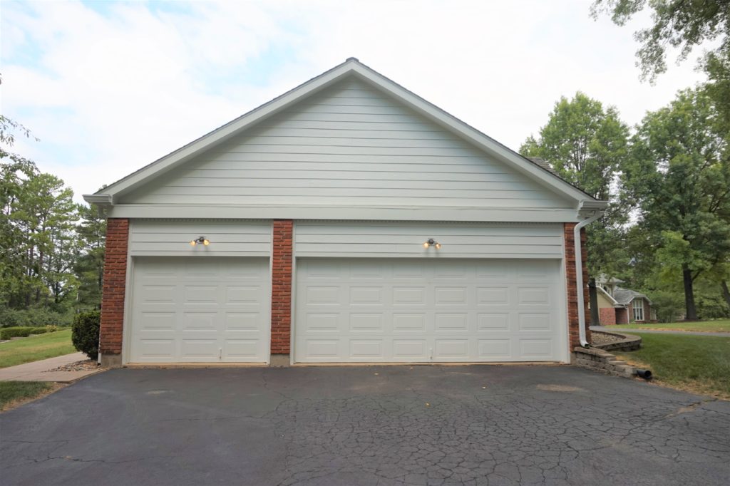 James Hardie Lap Siding in Arctic White | STL Siding Pros