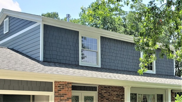 Gray Slate James Hardie Siding with Staggered Edge Shake in Night Gray ...